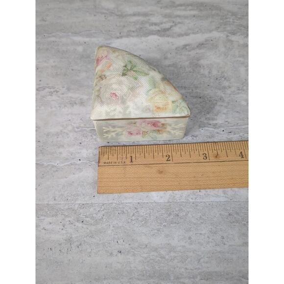 1910 Antique ROYAL BAYREUTH, Bavaria ROSE TAPESTRY, Small Trinket Dish, Triangle - Picture 9 of 12